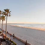Oceanfront, Two-Level Condo With Stunning View, Decks, Fast Wifi & Fireplace
