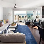 Oceanfront, Two-Level Condo With Stunning View, Decks, Fast Wifi & Fireplace