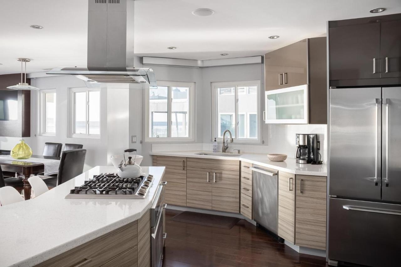 Oceanfront, Two-level With Stunning View, Decks, Fast Wifi & Fireplace San Diego