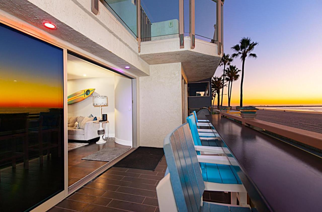 Oceanfront, Two-level With Stunning View, Decks, Fast Wifi & Fireplace Holiday home San Diego